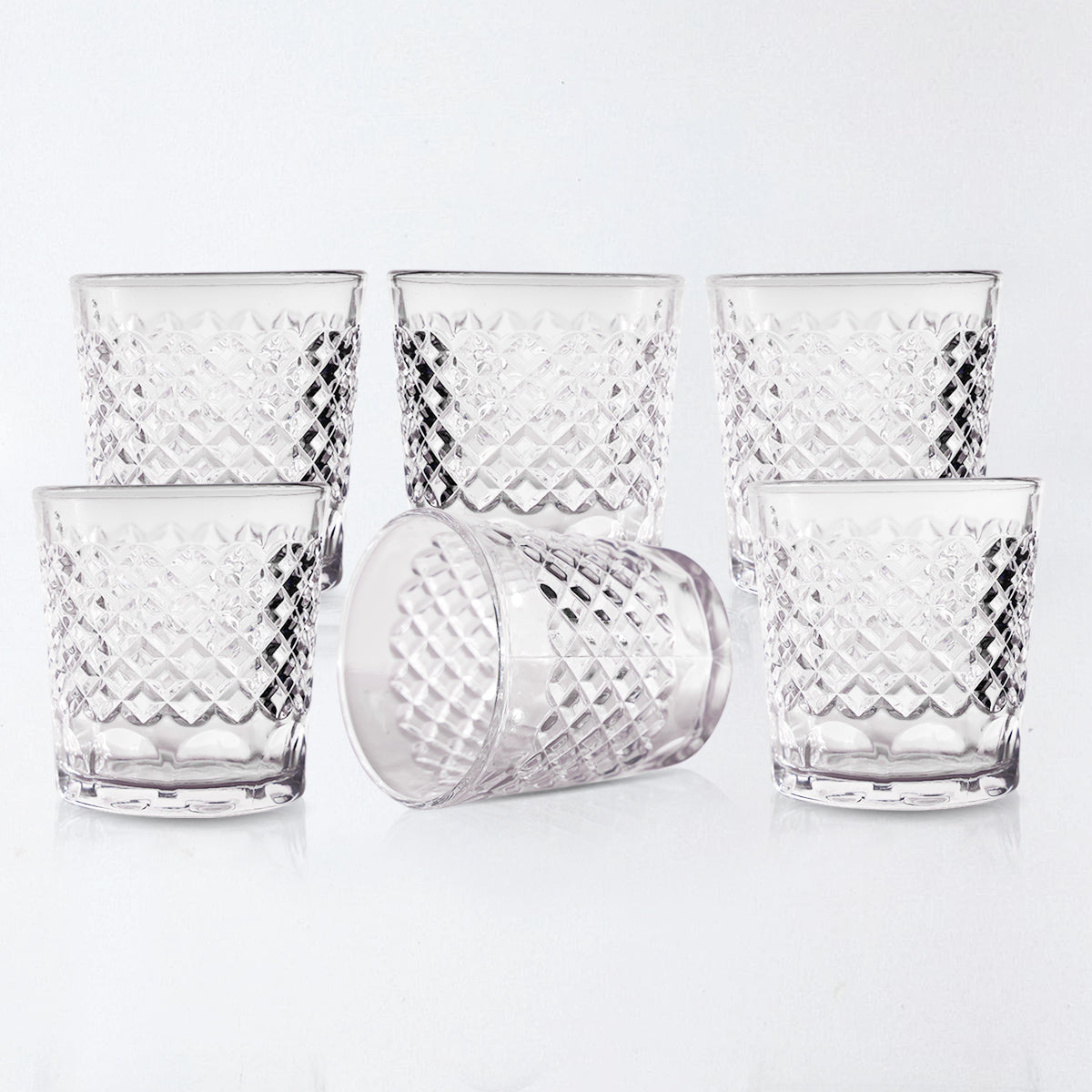 Classic diamond-cut texture for a touch (GLASS VIVENDI WHISKY)